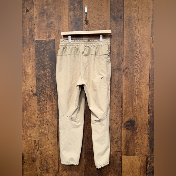 Lululemon License To Train Pant
Trench medium EUC - Picture 3 of 6